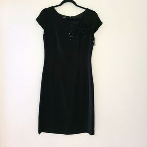 Nwt MAGGY LONDON  midi black flower detail dress
